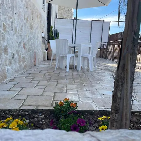 Barolo Feriehus Syracuse